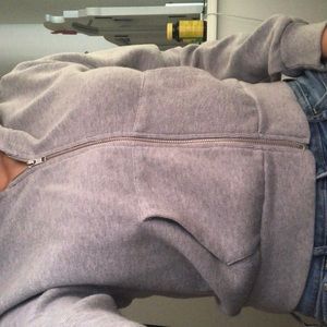 Brandy Melville cropped sweater